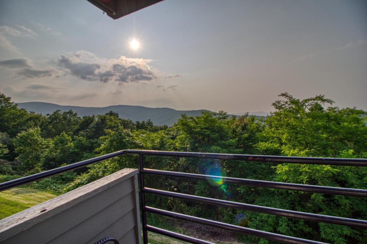 Breathtaking Sunsets, Views, Pool, Heaven Awaits! Villa Gatlinburg Exteriör bild